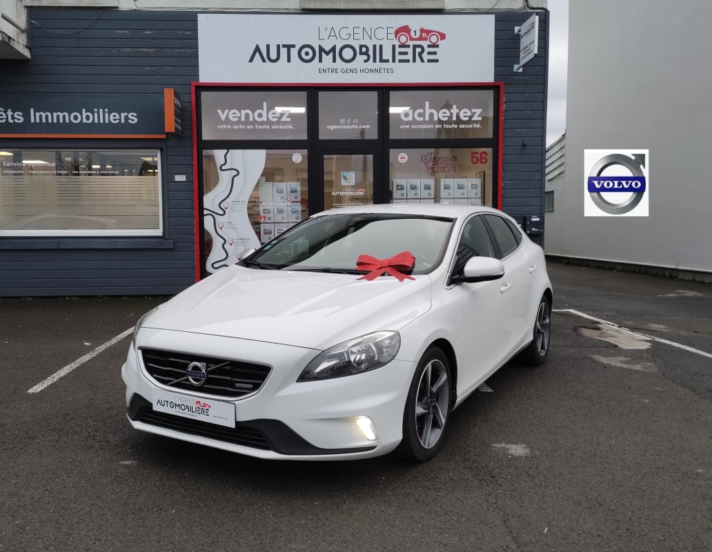 Volvo V40 D2 1.6 TDi 115 cv BVM6 R Design — 1