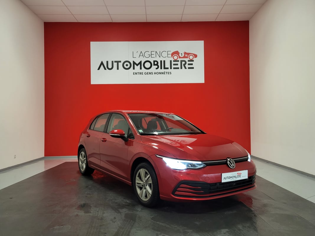 Volkswagen Golf VIII 1.0 E-TSI 110 MHEV OPF LIFE 1ST DSG7 — 1