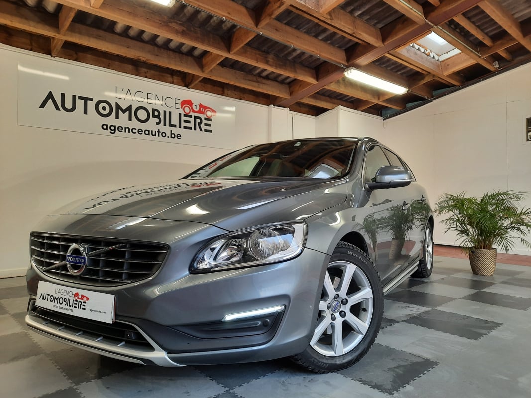 Volvo V60 Break 2.0i T3 Momentum 152Ch Boite Manuelle 6V/ Garantie 12 Mois — 1