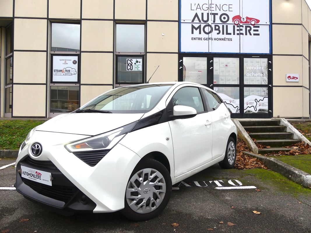 Toyota Aygo 1.0 VVT-i 72cv X-play 5 portes — 1