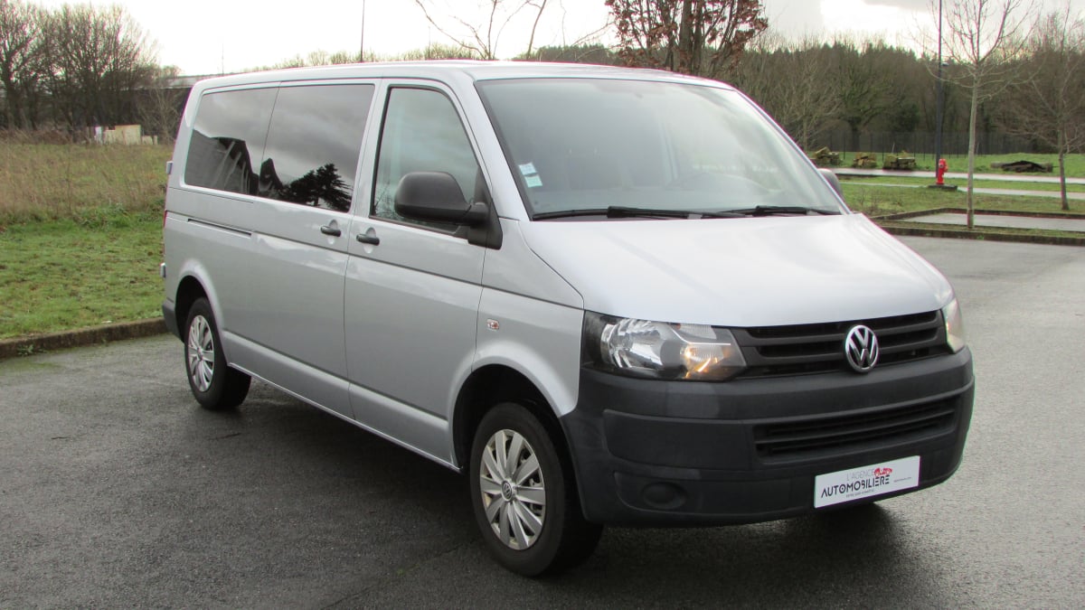 Volkswagen Transporter COMBI L2H1 9 PLACES — 1