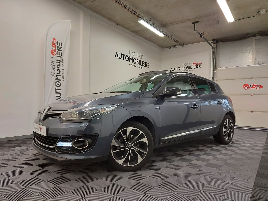 Renault Megane III (3) 1.2 TCE 130 ENERGY BOSE EDITION + TOIT OUVRANT — 1