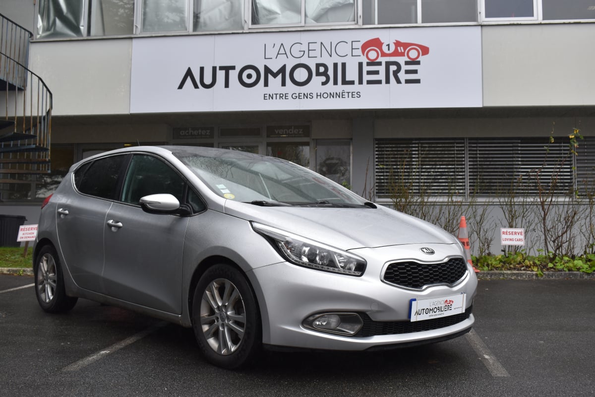 Kia Ceed PREMIUM 1.6 CRDi 16V 128 cv — 1