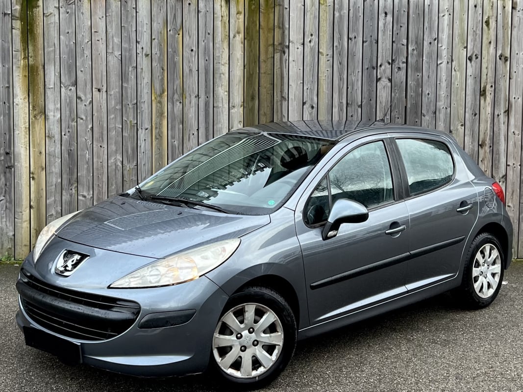 Peugeot 207 1.6 HDi 90 Trendy / 1°Main — 1