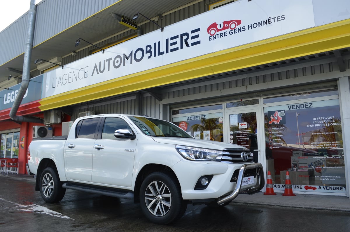 Toyota Hilux 4WD 2.4 D-4D DOUBLE CAB INVINCIBLE AUTO — 1