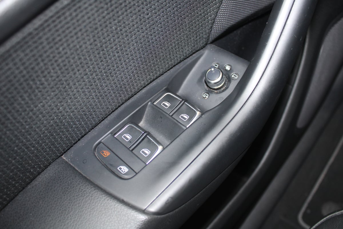 Audi Q3 2.0 TDI 150 ULTRA S-LINE (GPS, CAMERA DE RECUL, ATTELAGE ...) — 32