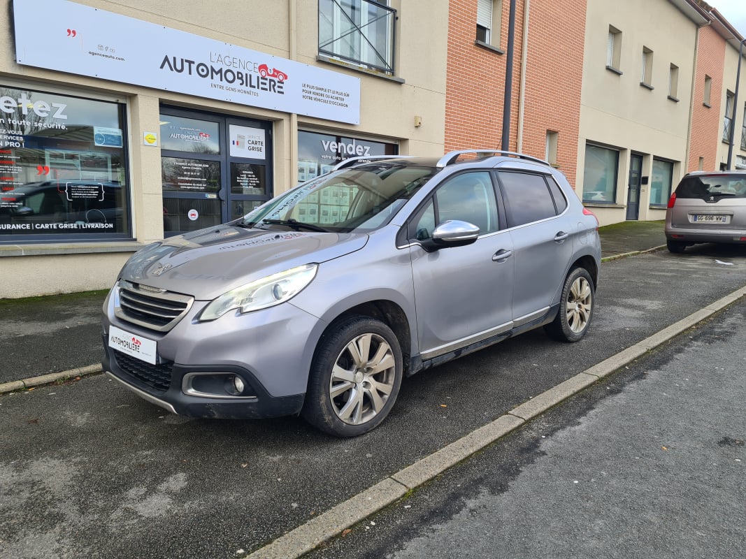 Peugeot 2008 1.6 E-HDI 115 FELINE TITANE — 1