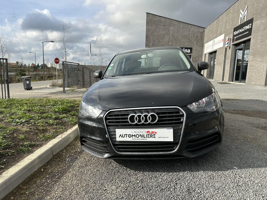 Audi A1 1.6 TDI 90 AMBIENTE — 2