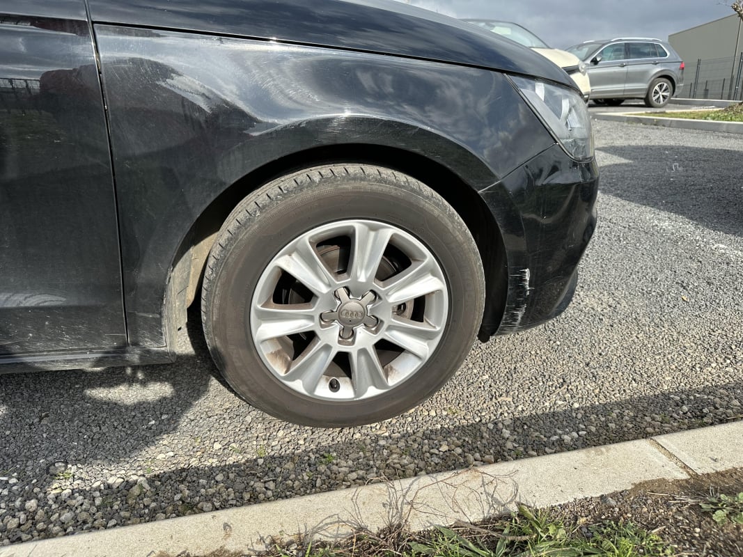Audi A1 1.6 TDI 90 AMBIENTE — 28