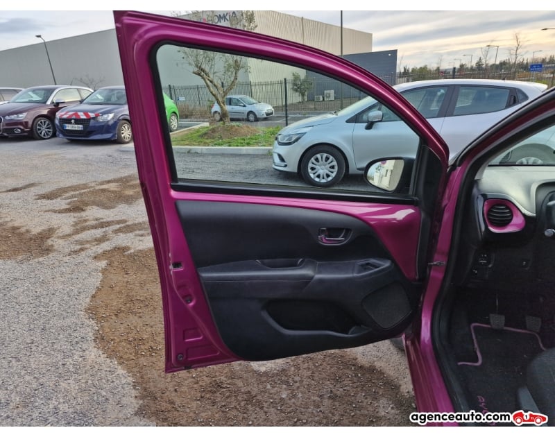 Toyota Aygo 1.0 VVTI 70 CONNECT — 18