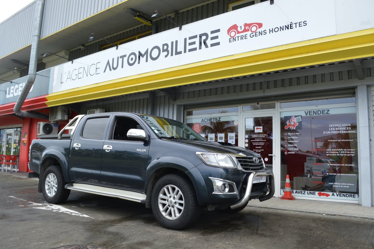 Toyota Hilux 171 D-4D Double Cabine Légende — 1