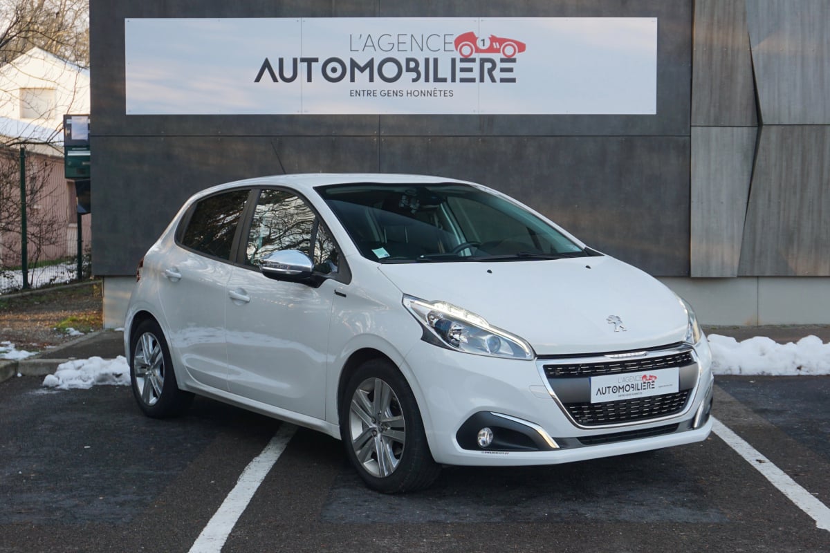 Peugeot 208 5 Portes 1.2 VTi S&S 82 ch - SIGNATURE — 1