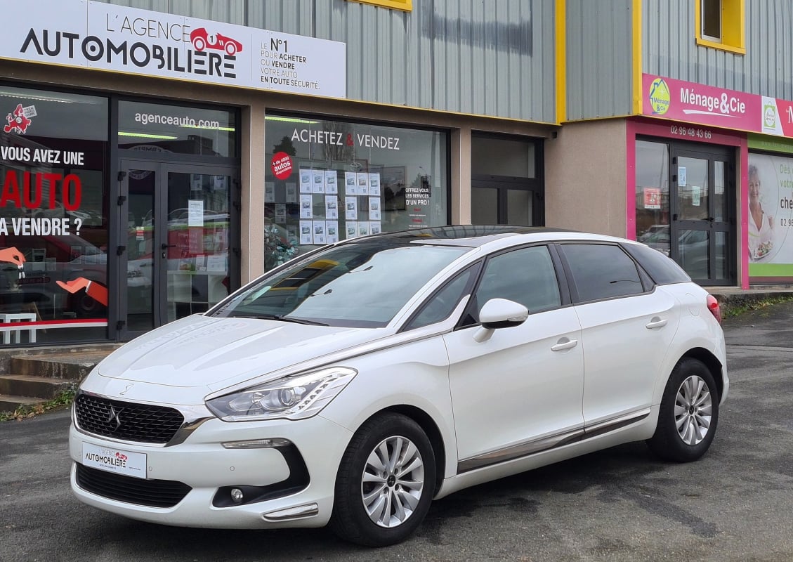 DS DS 5 1.6 Blue HDi 120 cv SO CHIC — 1
