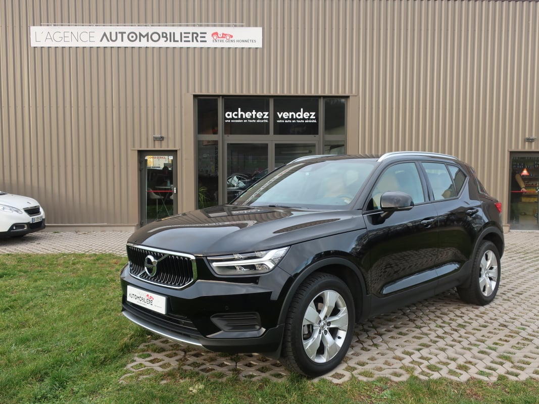 Volvo XC40 D3 2.0 Momentum 150Cv — 1
