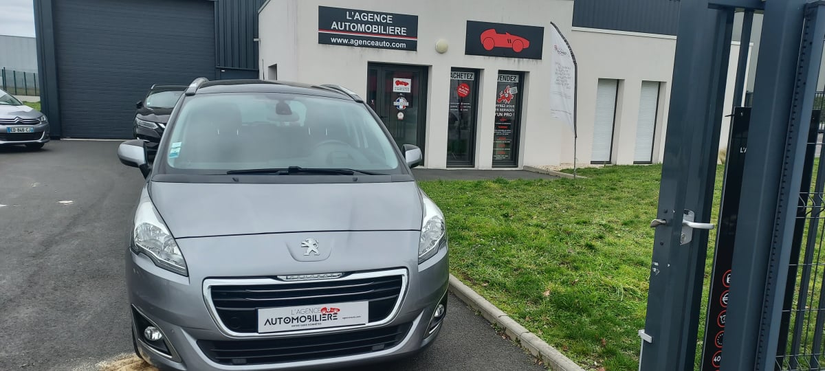 Peugeot 5008 GENERATION-I 1.6 BLUEHDI 120ch ALLURE START-STOP — 1