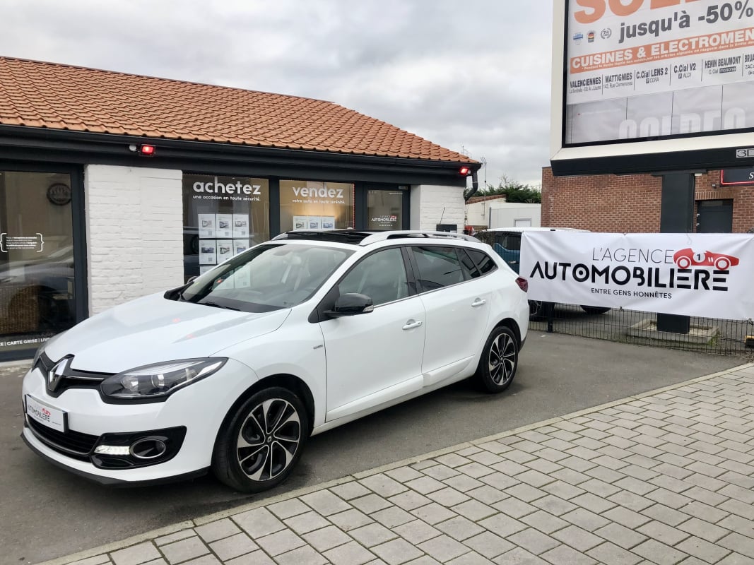 Renault Megane III (3) ESTATE 1.5 DCI 110 ENERGY BOSE EDITIONECO2 — 1