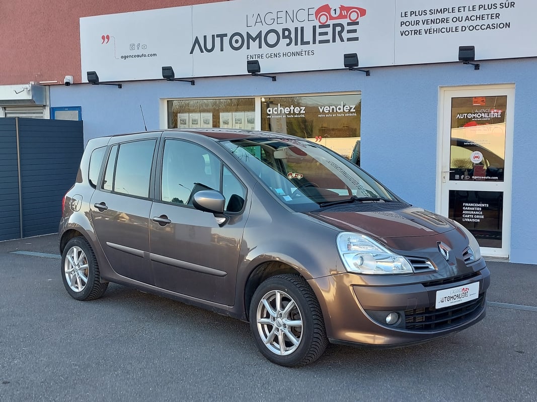 Renault Modus 1.5 DCI 90CH NIGHT&DAY — 1