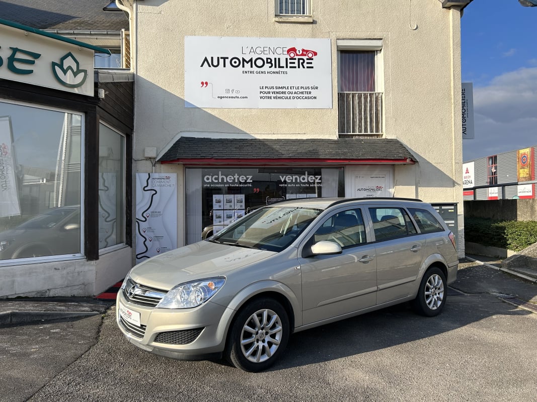 Opel Astra 1.6 ECOTEC 115CV PANORAMIQUE — 1