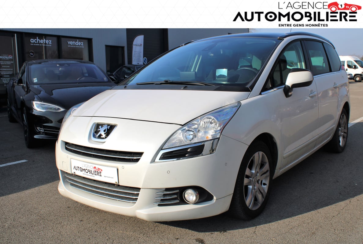 Peugeot 5008 1.6 HDI 115 ALLURE — 1