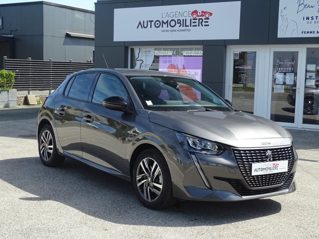 Peugeot 208 1.6 Blue HDi 100 Allure Pack 2500 kms — 1