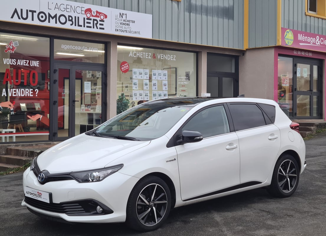 Toyota Auris 1.8 VVT-I HSD 16V CVT 99CV COLLECTION RC18 — 1