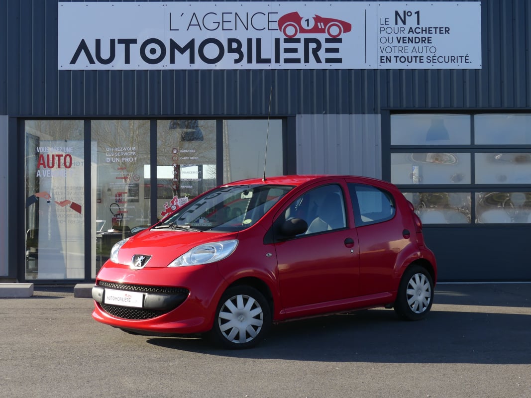 Peugeot 107 PEUGEOT 107 URBAN 1.0 68 CV 5 PORTES — 1