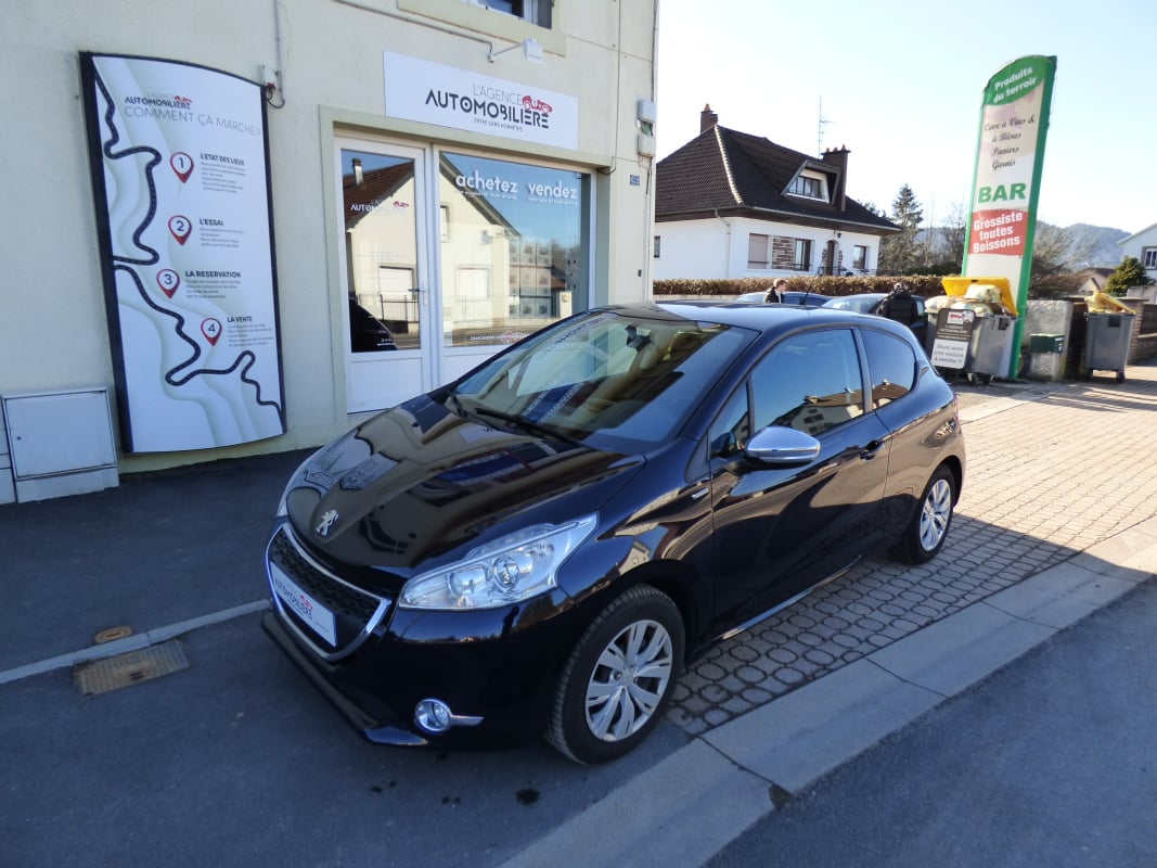 Peugeot 208 1,2 PureTech 80 Style BVM5 3 portes — 1