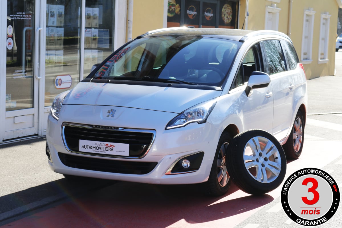 Peugeot 5008 7 Places 1.6 BlueHDi 120 ALLURE BVM6 (1ère main, Tête haute, Caméra, toit pano,...) — 1