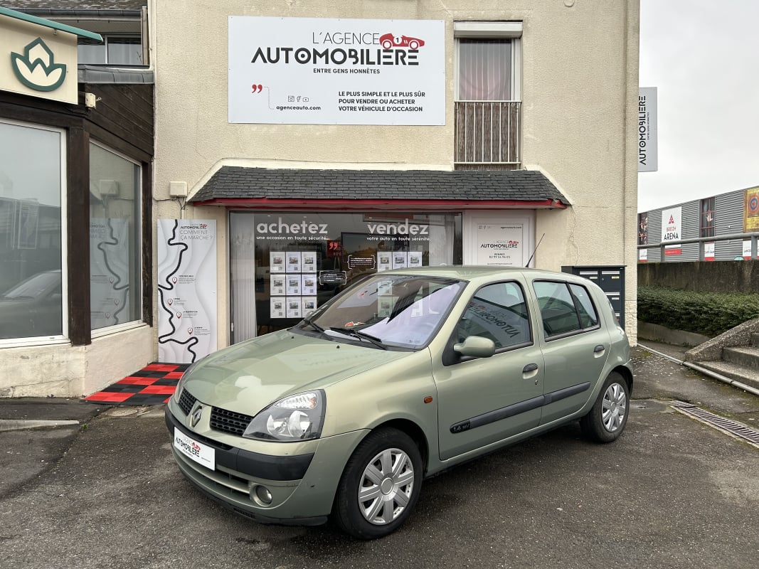 Renault Clio CLIO 1.4 100CH PRIVILEGE BOITE AUTO — 1