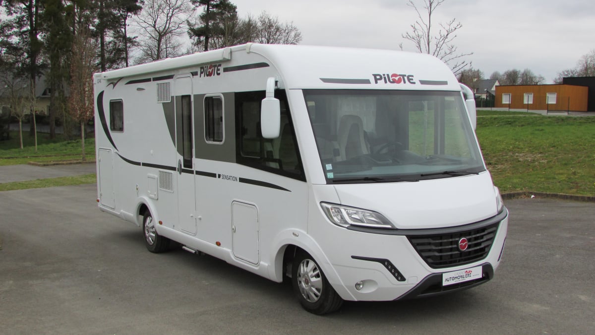Pilote G740C Sensation CAMPING CAR INTEGRAL — 1