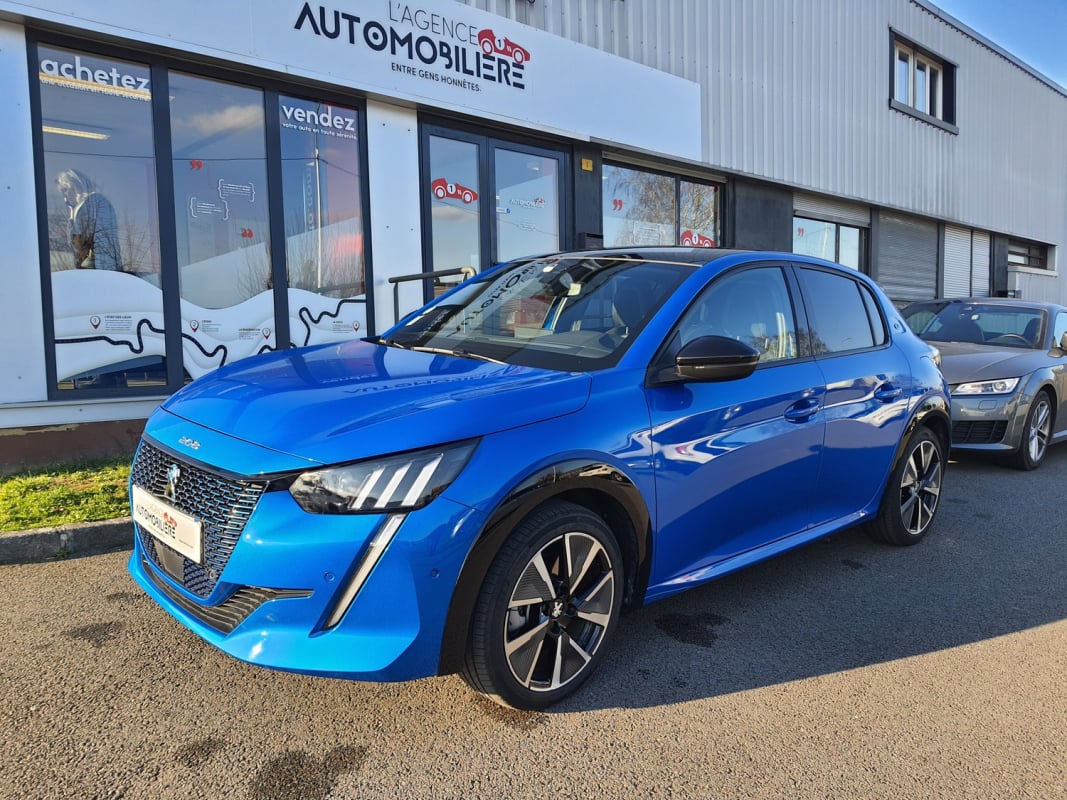 Peugeot e-208 136 CH PACK GT 1ERE MAIN — 1