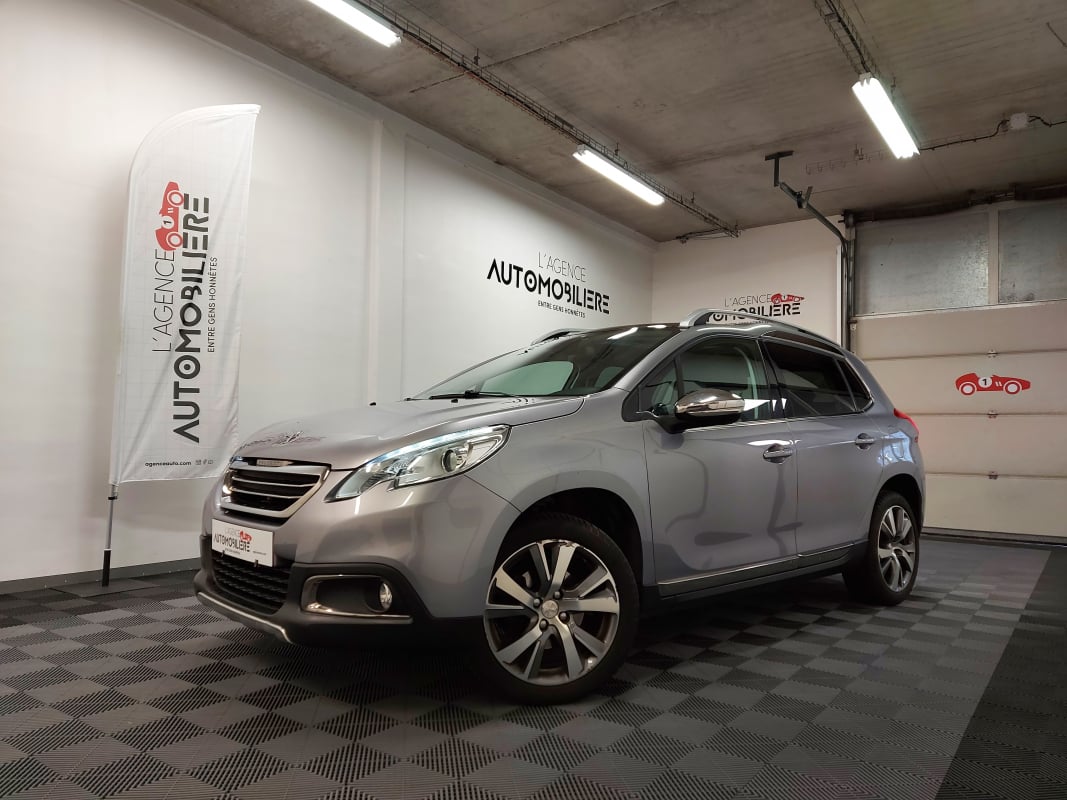 Peugeot 2008 1.2 PURETECH 110 S&S FELINE TITANE — 1