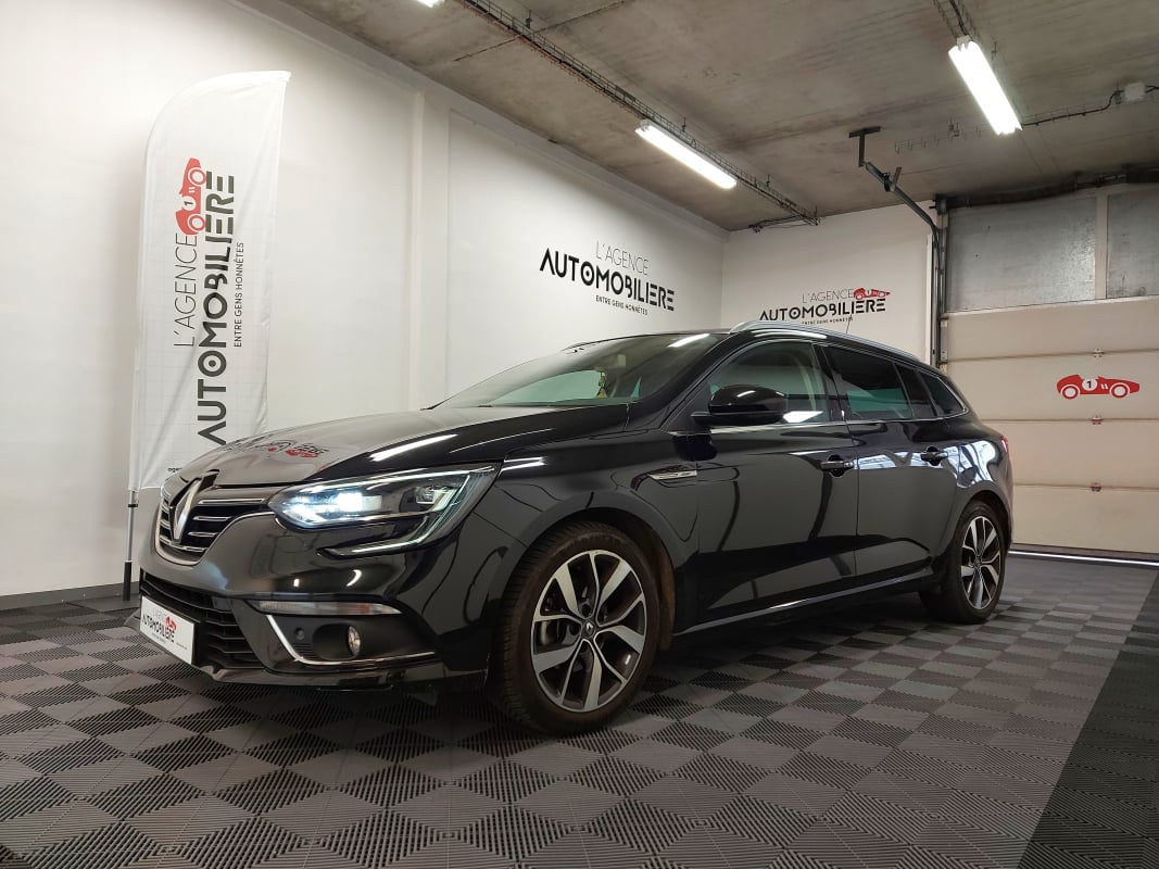 Renault Megane IV ESTATE 1.2 TCE 130 ENERGY INTENS — 1