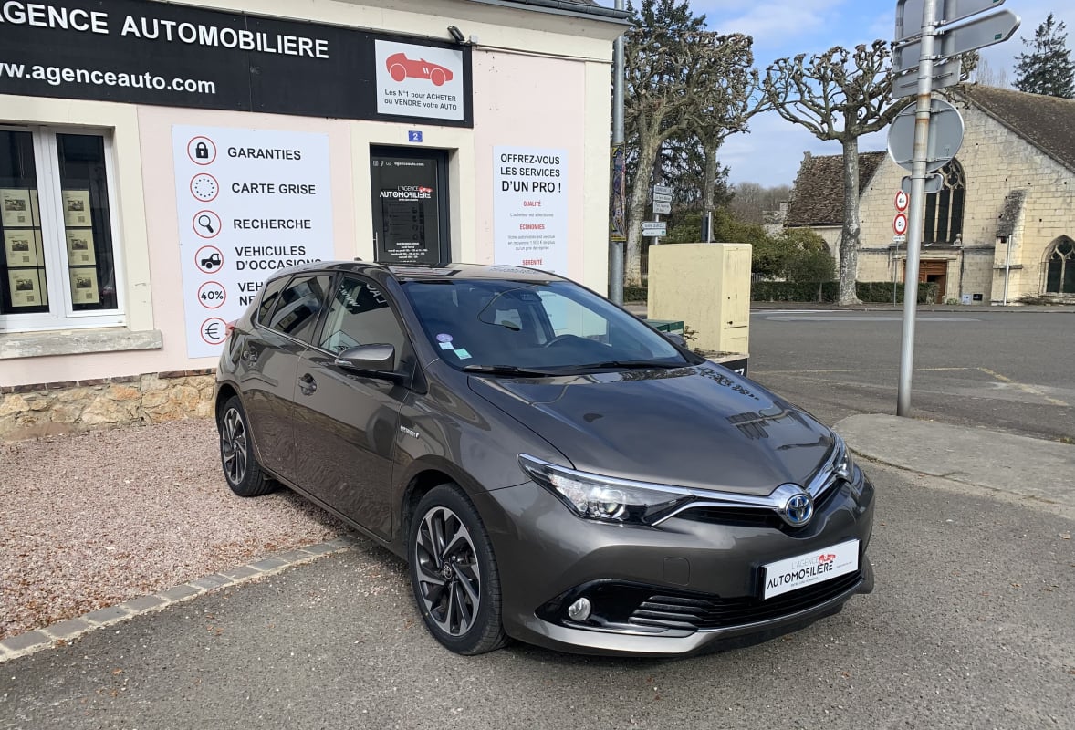 Toyota Auris 1.8 HSD 136H 100 FULL-HYBRID DESIGN — 1