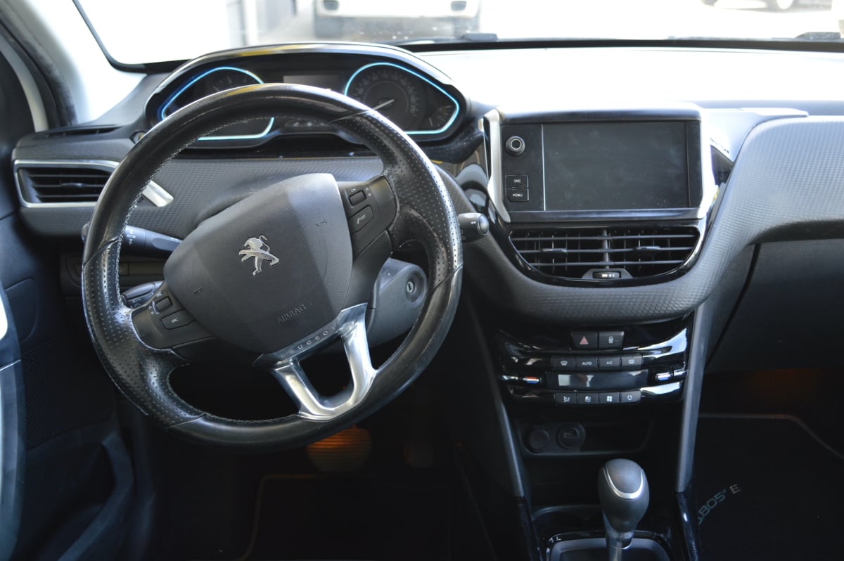 Peugeot 2008 1.2 PureTech 110ch E6.c Crossway — 17