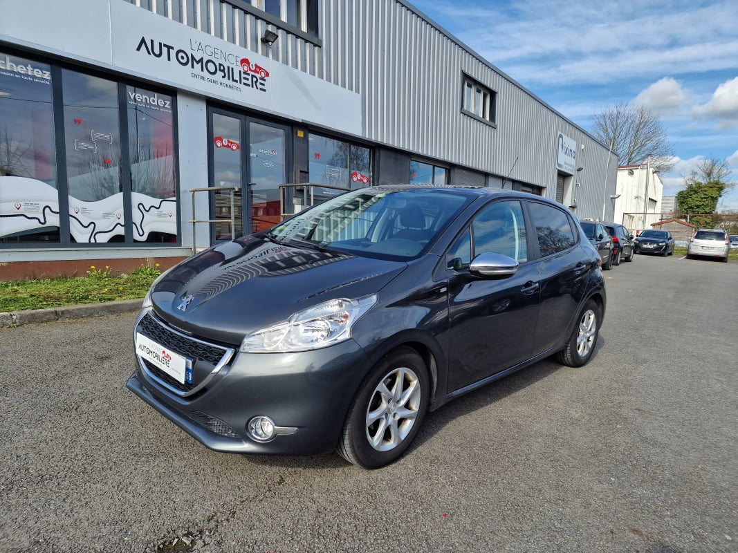 Peugeot 208 1.6 E-HDI 92CH STYLE GARANTIE 1 AN — 1