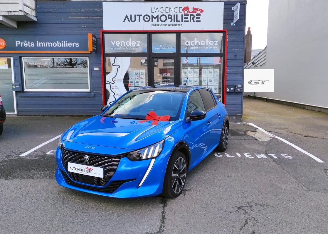 Peugeot 208 1.5 BlueHDi 100 cv BVM6 GT toit Pano — 1
