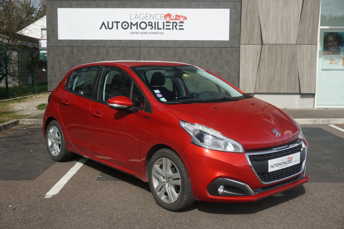 Peugeot 208 1.2 Puretech 82 ch Signature + Caméra — 1