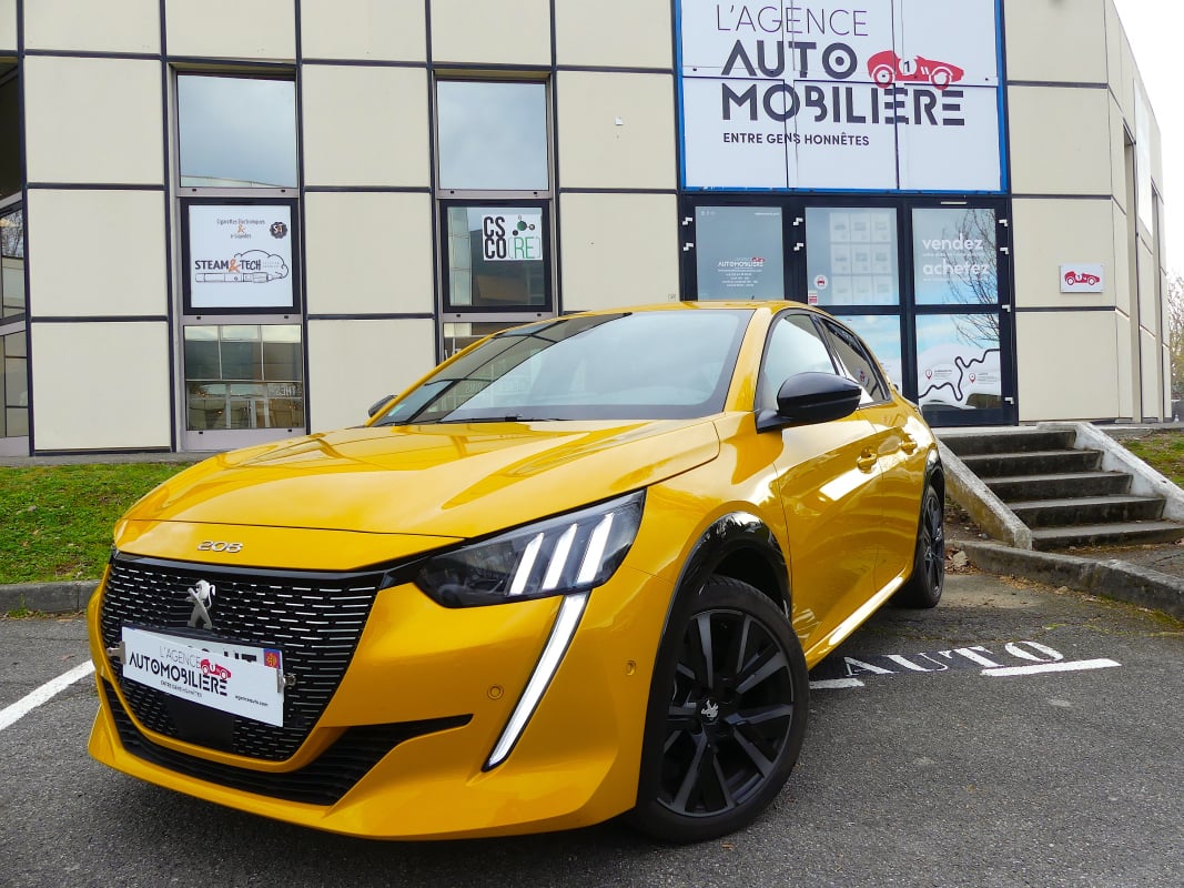 Peugeot 208 PureTech 130 S&S EAT8 GT Pack — 1