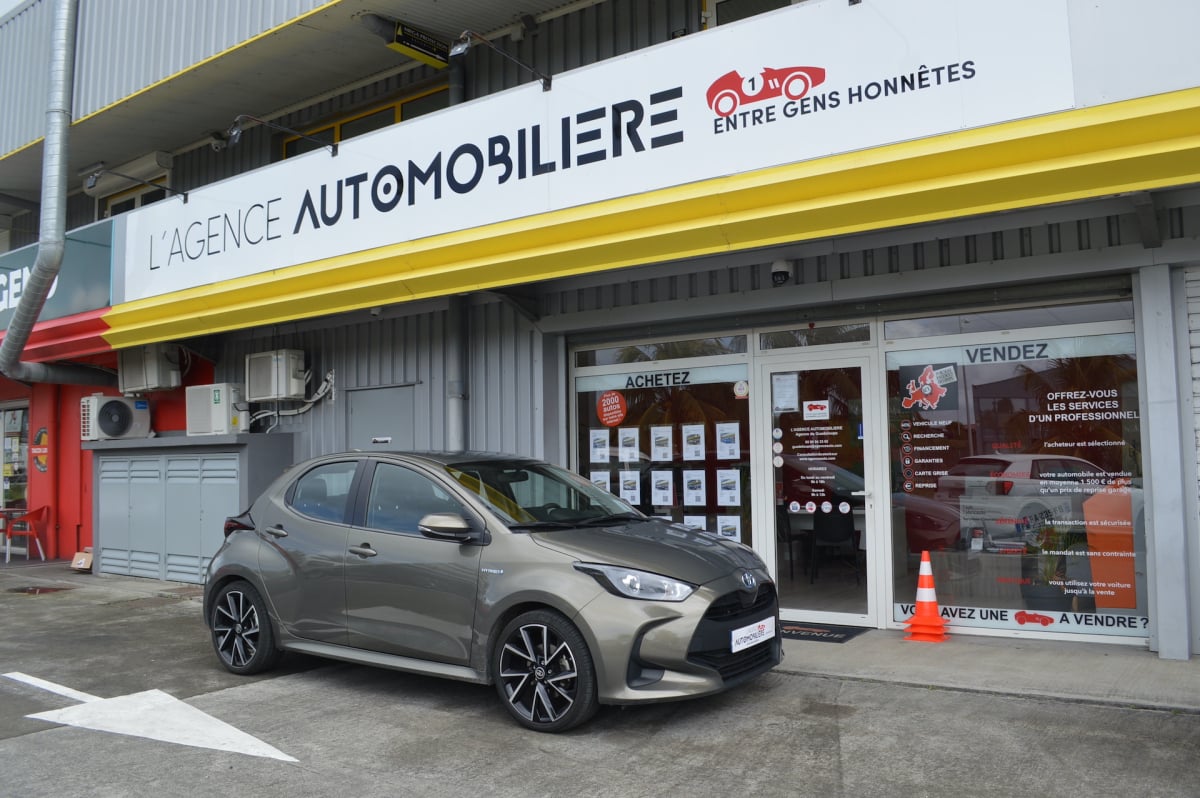 Toyota Yaris 116H HYBRIDE DESIGN — 1