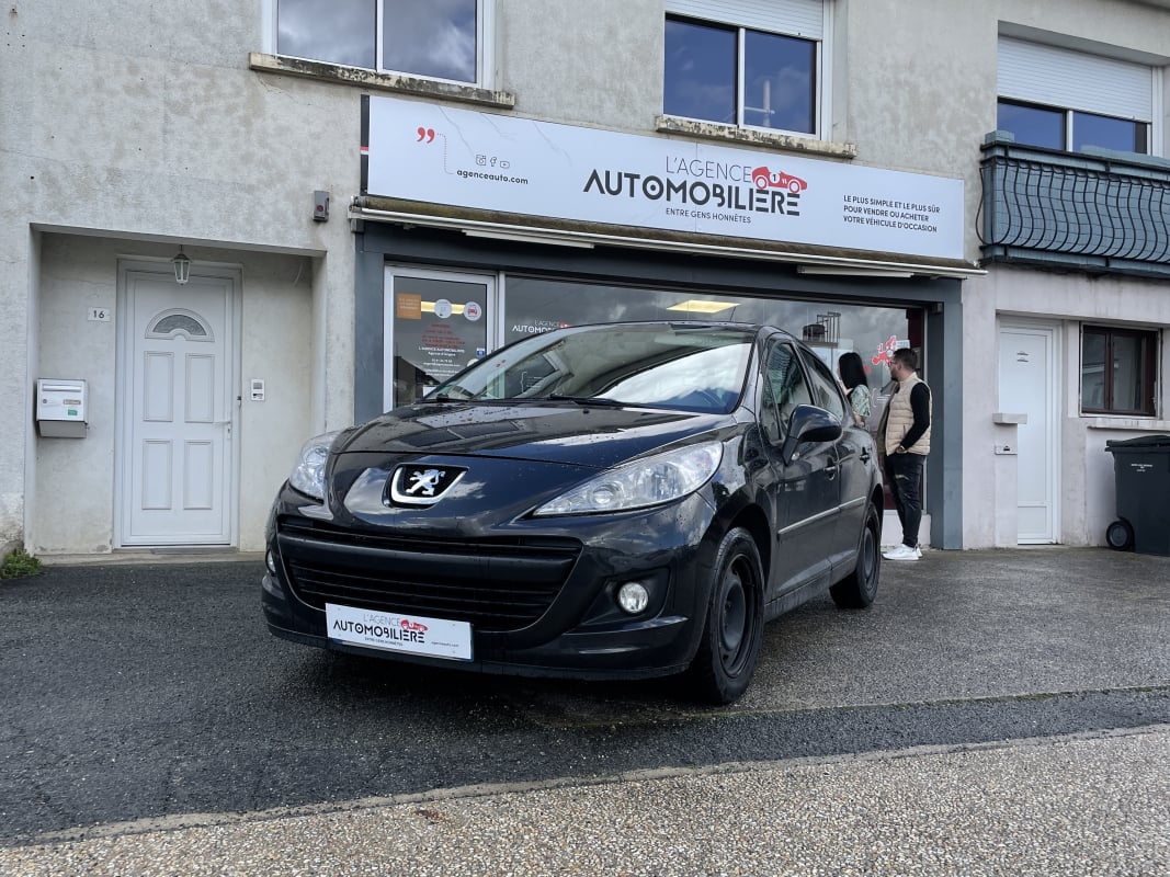 Peugeot 207 5 portes 2ème main 1.4 HDi 68 CH — 1