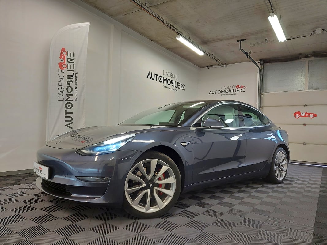 Tesla Model 3 LONG RANGE DUAL MOTOR AWD + ATTELAGE — 1