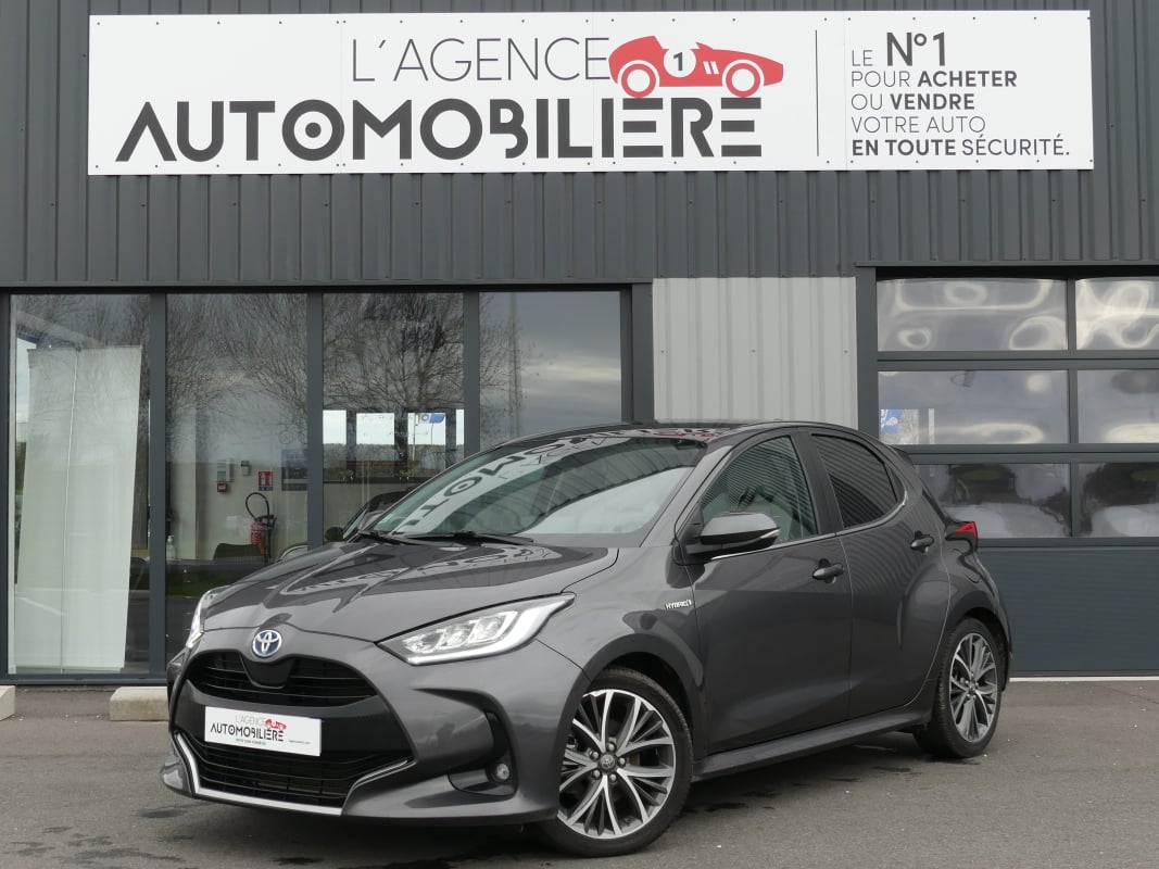 Toyota Yaris 1.5 VVTI 12V 116 HSD Hybrid E-CVT 90 cv Boîte auto ICONIC — 1
