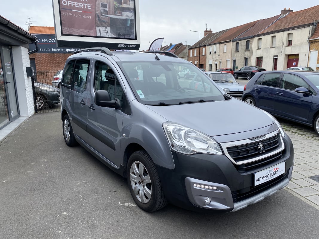 Peugeot Partner Tepee 1.2L PureTech 110ch S&S BVM5 Outdoor — 1