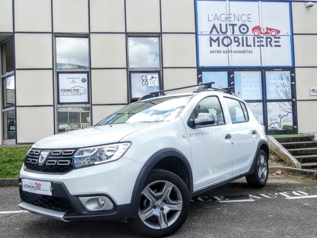 Dacia Sandero 0.9 TCE 90 STEPWAY — 1