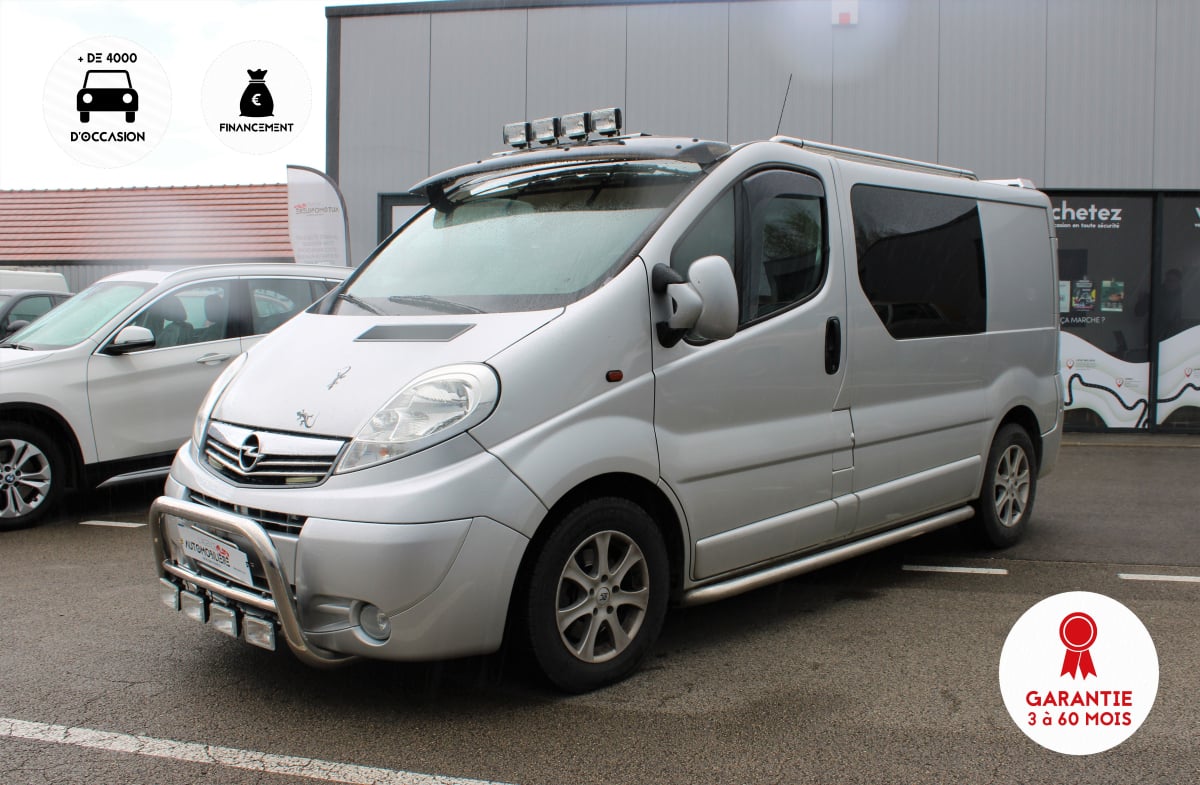 Opel Vivaro 2.5 CDTI 145 cv / 6 places — 1