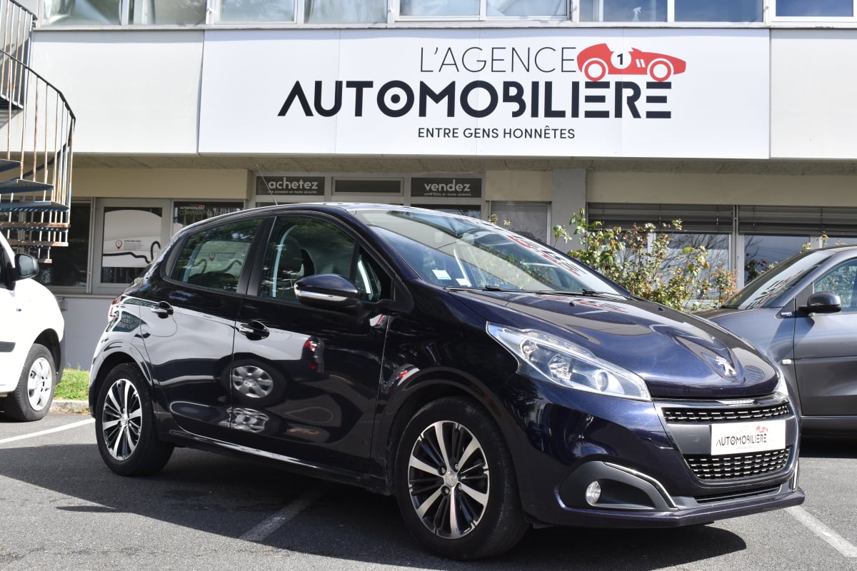 Peugeot 208 Active + suréquipée Phase 2 5 Portes 1.2 VTi 82 cv — 1