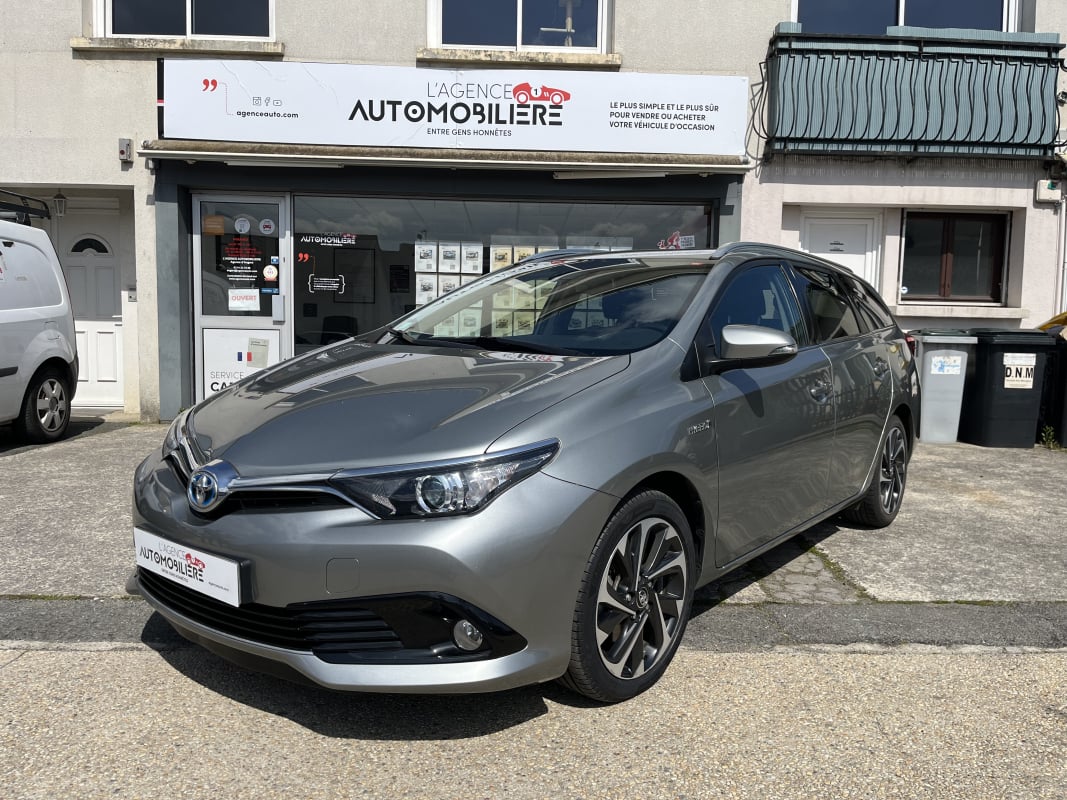 Toyota Auris TOURING SPORTS EDITION 136cv — 1