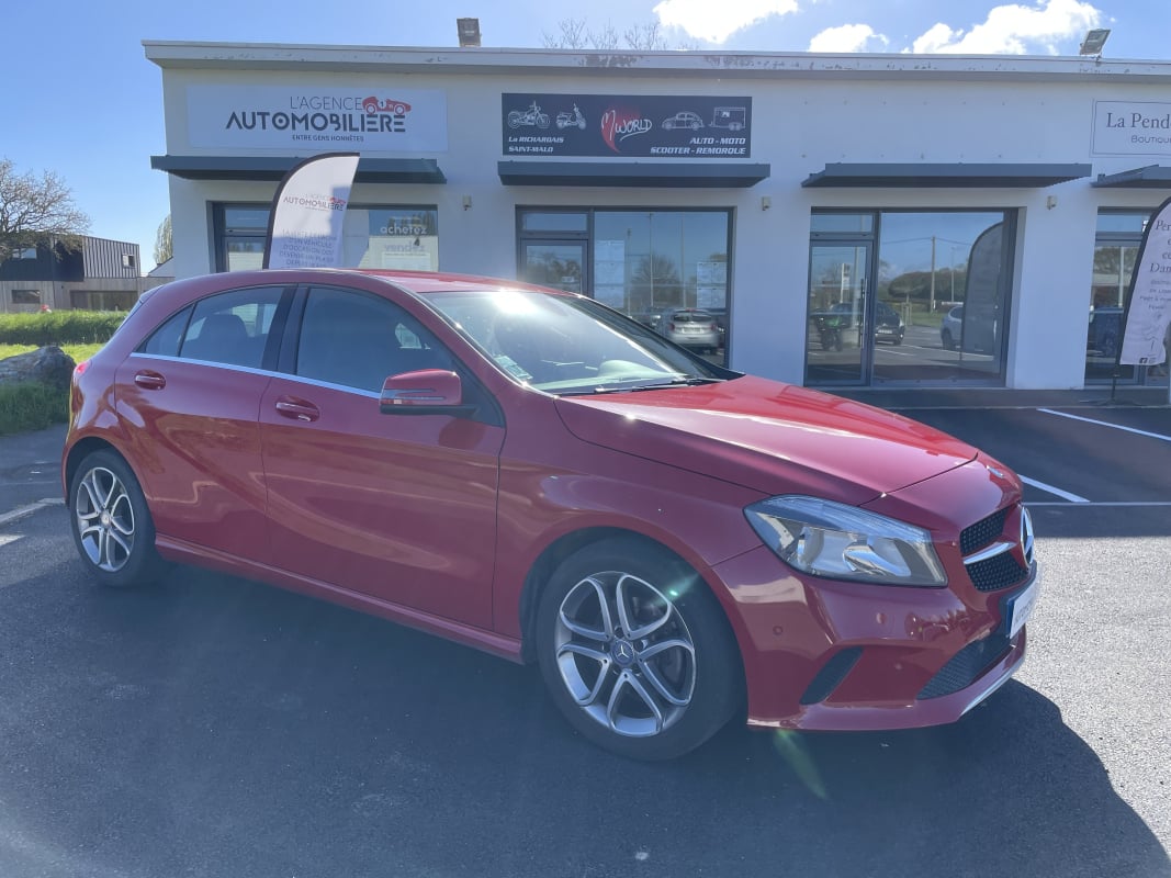 Mercedes-Benz Classe A 180 BLUEEFFICIENCY INSPIRATION 7G-DCT 122CV — 1