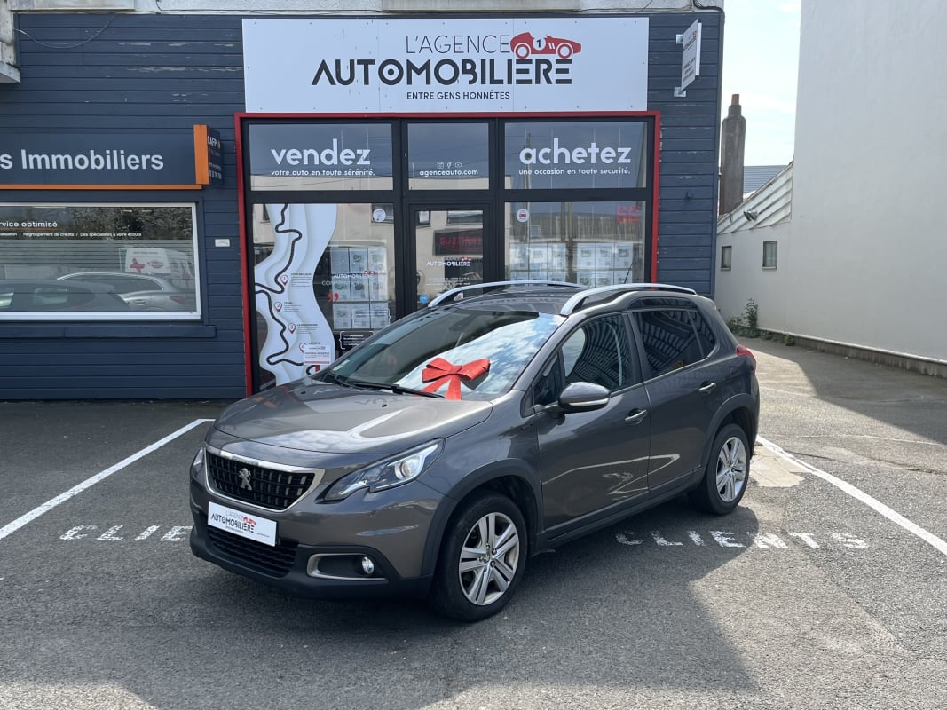 Peugeot 2008 1.5 HDI 100 BVM5 SIGNATURE (1ère Main ) — 1